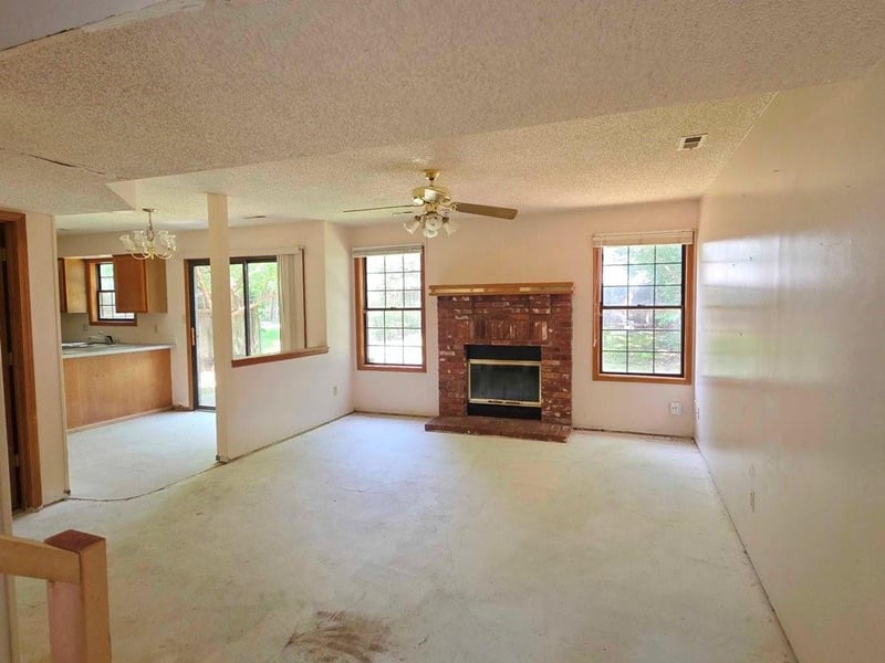 4012 Overland Dr, Lawrence, KS 66049