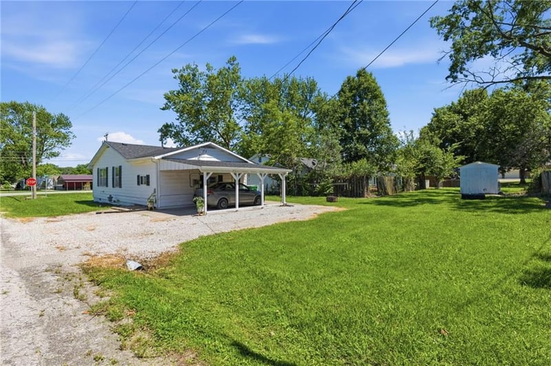 300 High St, Butler, MO 64730