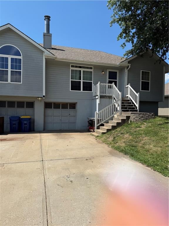 905 Paradise Ln, Smithville, MO 64089