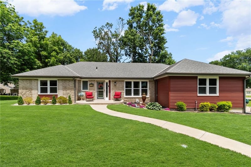 12108 Oak Ridge Rd, Independence, MO 64052