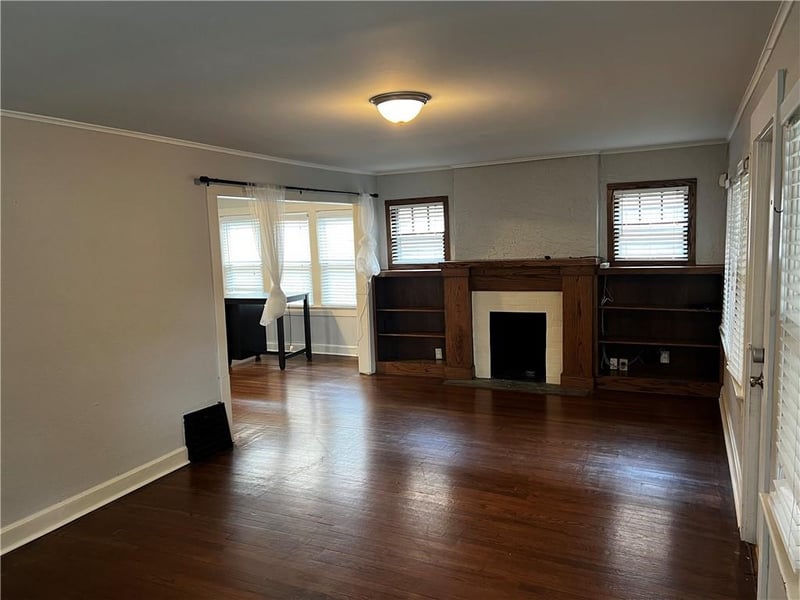 4435 Holly St, Kansas City, MO 64111