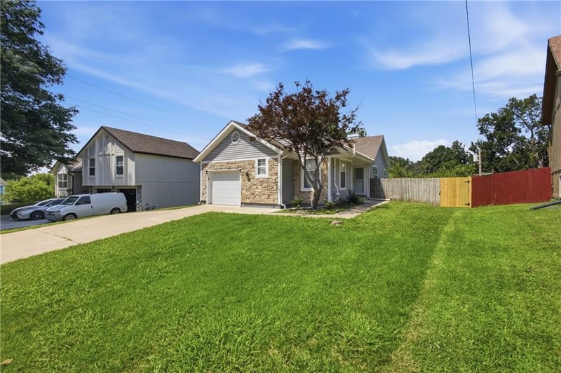 2704 S 46th St, Kansas City, KS 66106