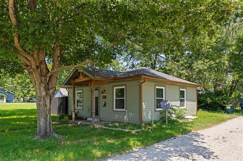 807 4th St, Osawatomie, KS 66064