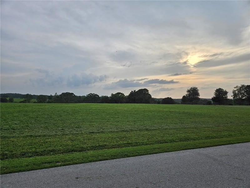 111 Lago Vista Dr, Shell Knob, MO 65747