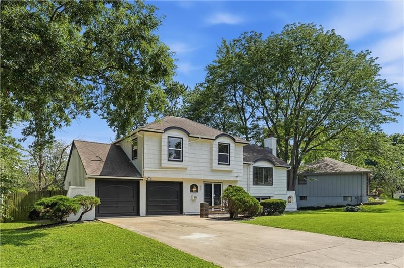 6901 127th Ter, Grandview, MO 64030