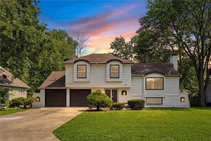 6901 127th Ter, Grandview, MO 64030