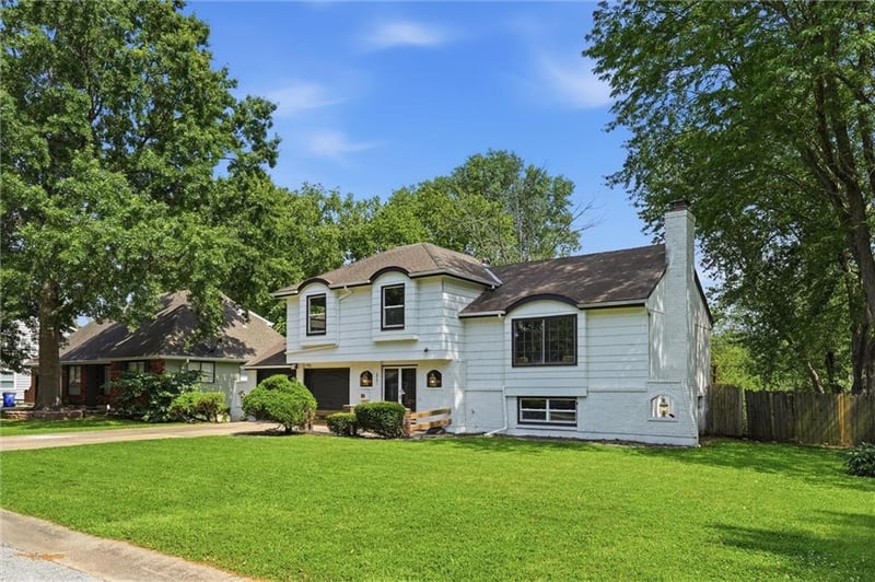 6901 127th Ter, Grandview, MO 64030