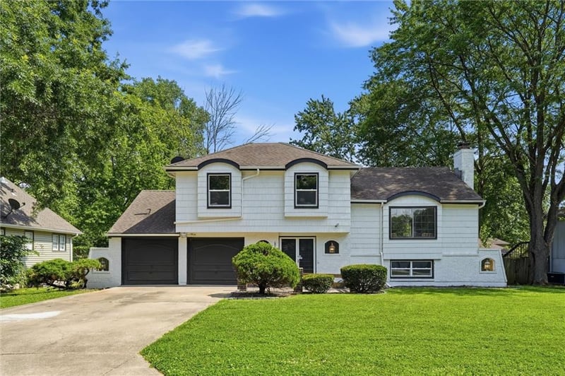 6901 127th Ter, Grandview, MO 64030