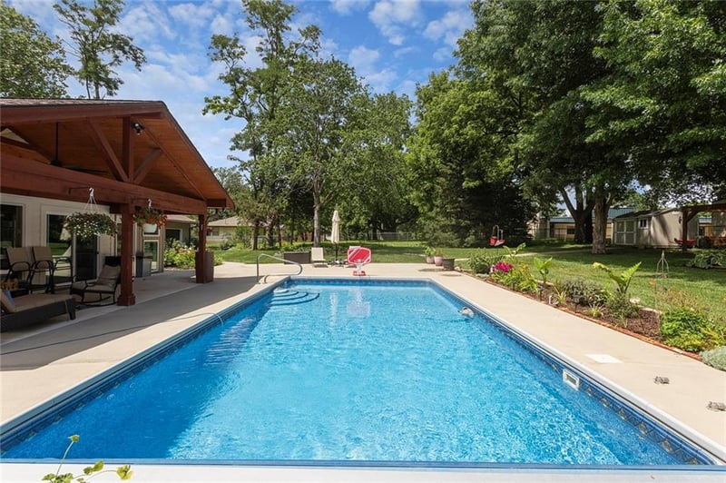 7327 Hardy St, Overland Park, KS 66204