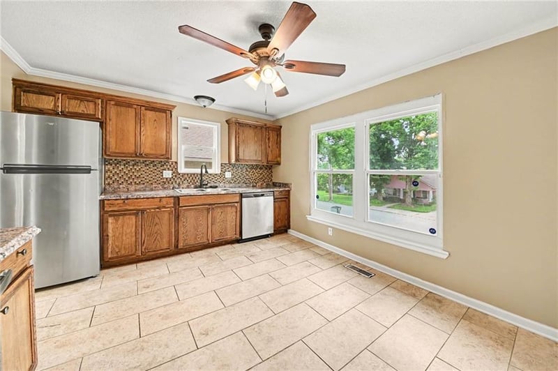 1322 Hocker Ave, Independence, MO 64055