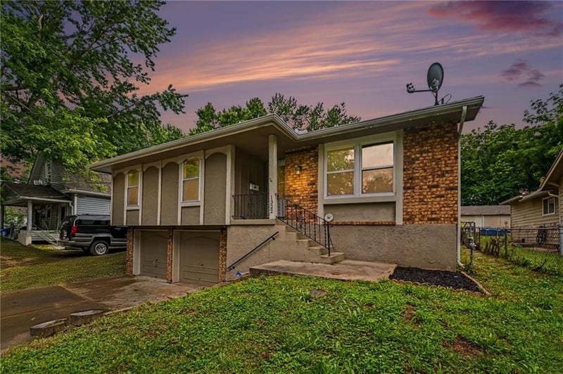 1322 Hocker Ave, Independence, MO 64055