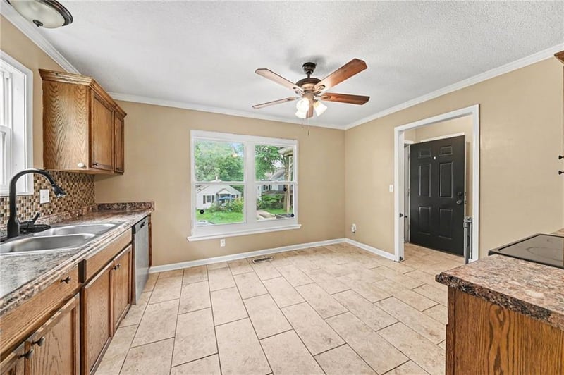 1322 Hocker Ave, Independence, MO 64055