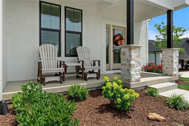 2705 Wheatley Dr, Blue Springs, MO 64029
