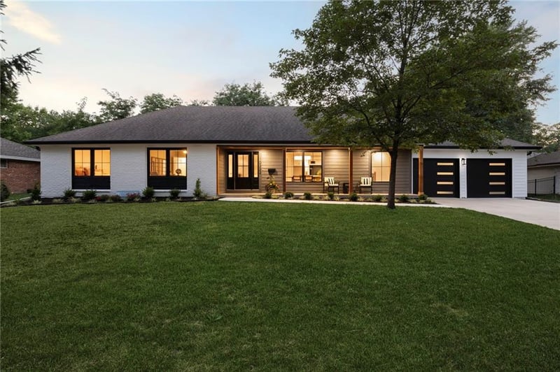 10322 Sagamore Ln, Leawood, KS 66206