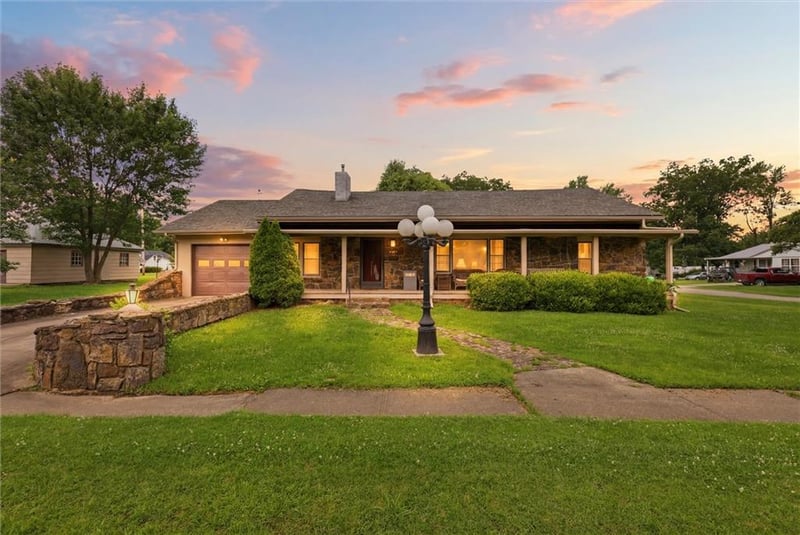 321 Chestnut St, Rich Hill, MO 64779