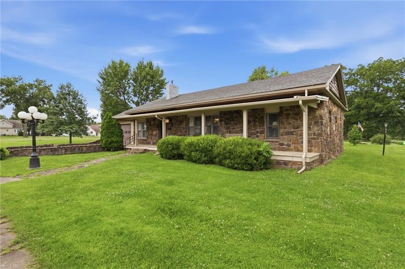 321 Chestnut St, Rich Hill, MO 64779