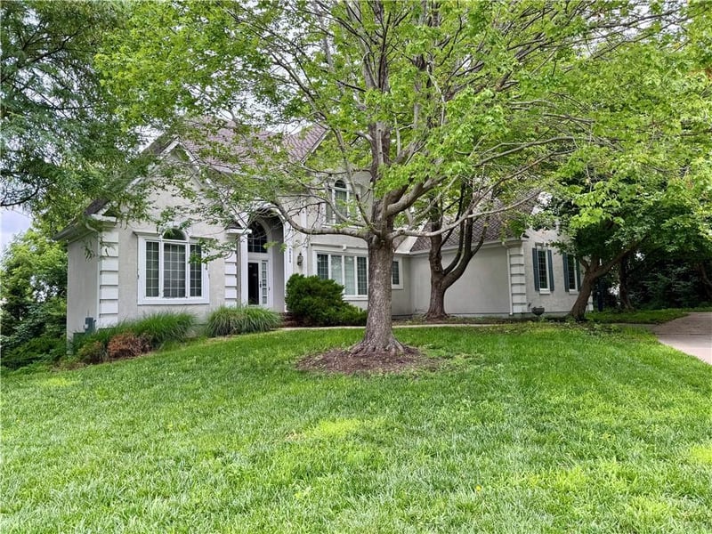 26450 106th Ter, Olathe, KS 66061