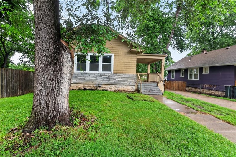 6617 Virginia Ave, Kansas City, MO 64131