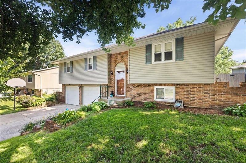17819 Greentree Ave, Independence, MO 64057