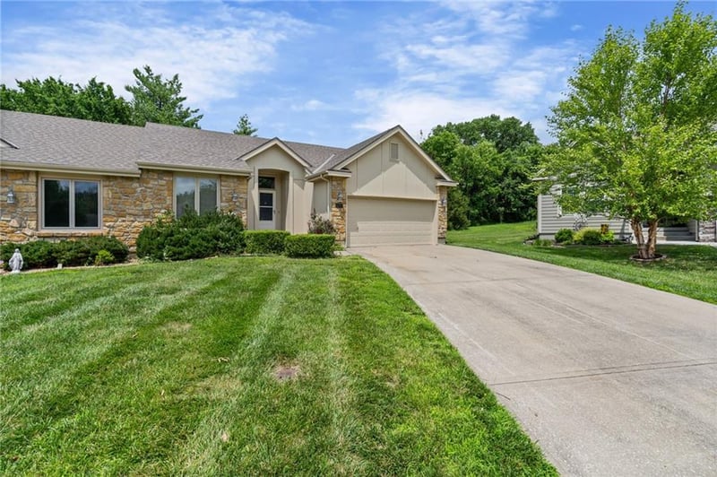 510 Ashurst Pl, Lee's Summit, MO 64081