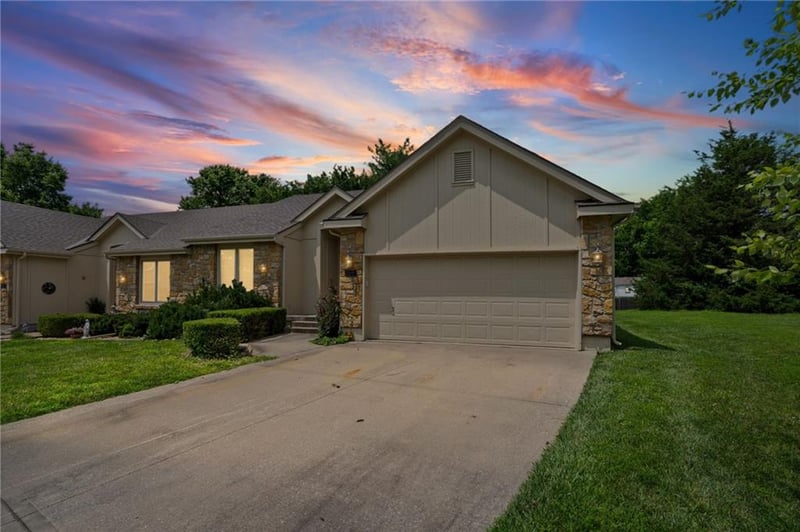 510 Ashurst Pl, Lee's Summit, MO 64081