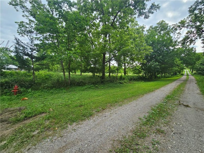 617 E Arthur St, Hamilton, MO 64644