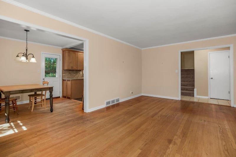 3718 52nd Ter, Roeland Park, KS 66205