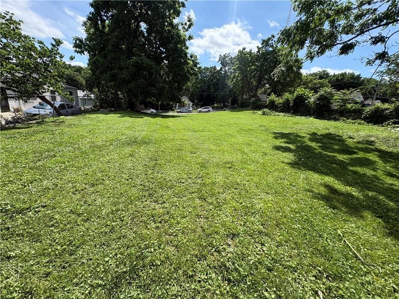 2934 Jarboe St, Kansas City, MO 64108