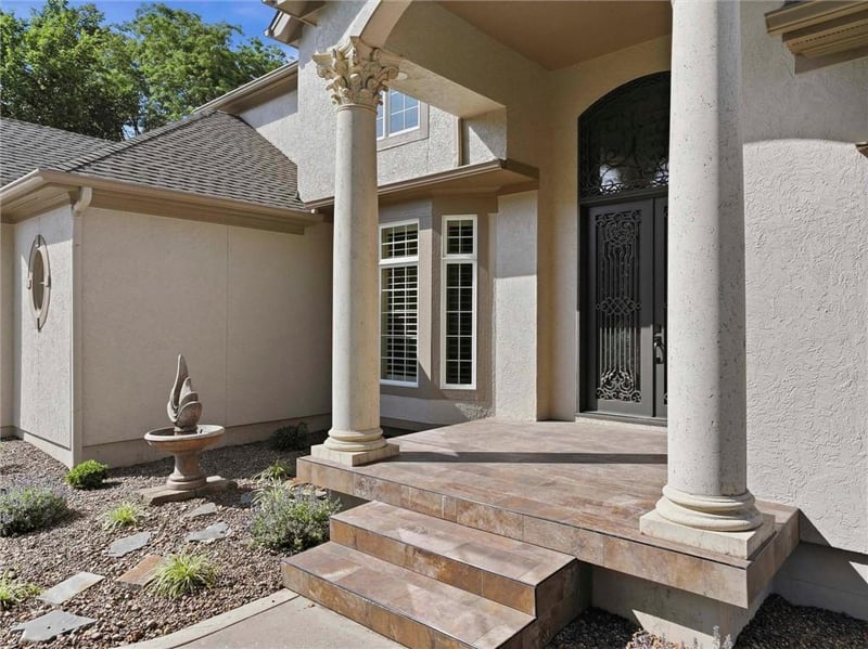 469 Riven Rock Pl, Lee's Summit, MO 64081