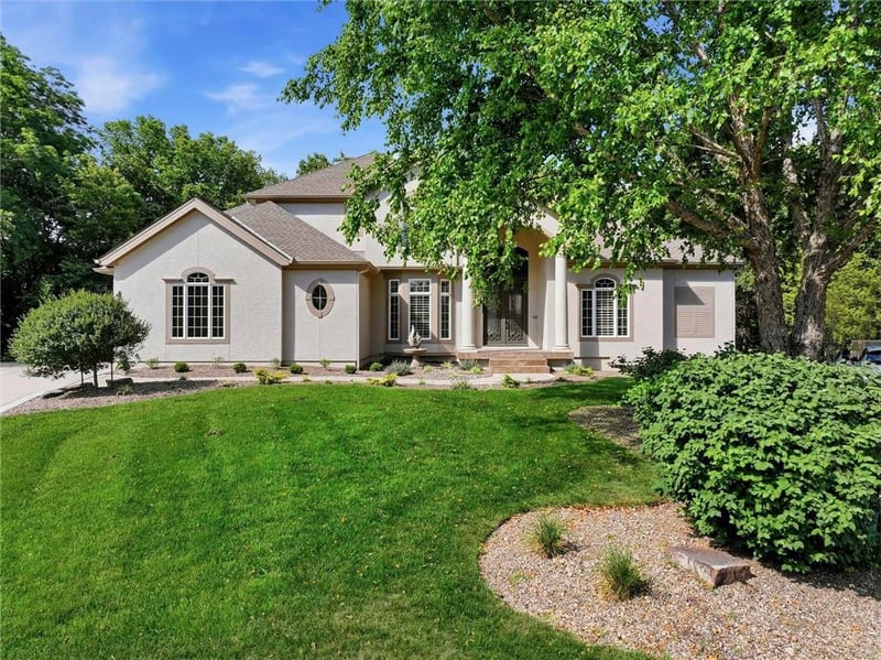 469 Riven Rock Pl, Lee's Summit, MO 64081