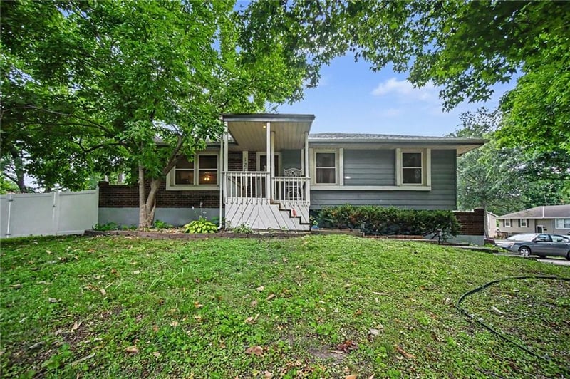 120 Baker St, Buckner, MO 64016