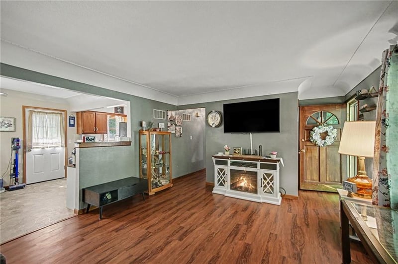 120 Baker St, Buckner, MO 64016