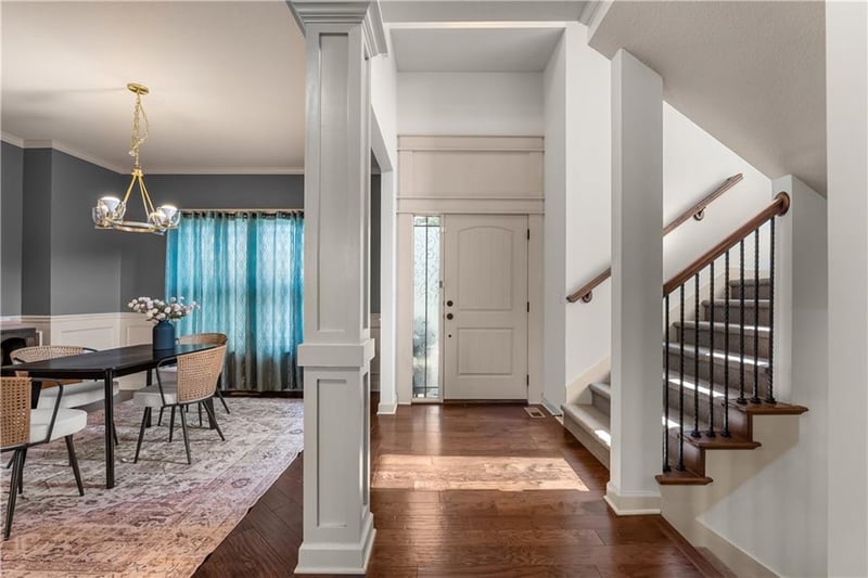 508 Lake Side Dr, Lee's Summit, MO 64064