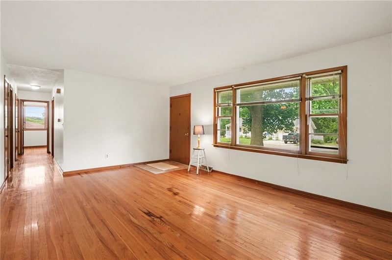 235 Eugene Field Rd, Claycomo, MO 64119