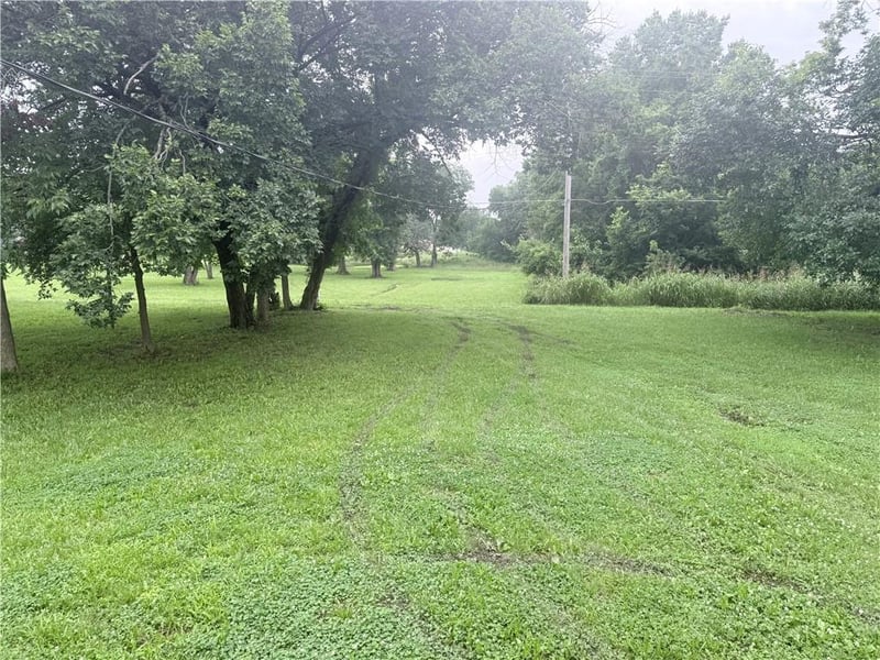 1315 Pine St, Independence, KS 67301
