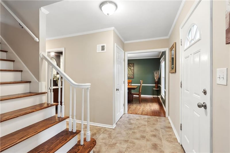 6836 Birch Ct, Kansas City, MO 64151