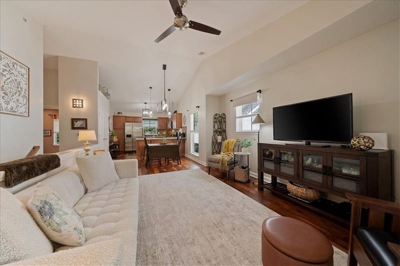 7637 78th St, Overland Park, KS 66204