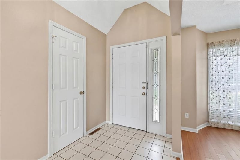 1636 N Hunter Dr, Olathe, KS 66061