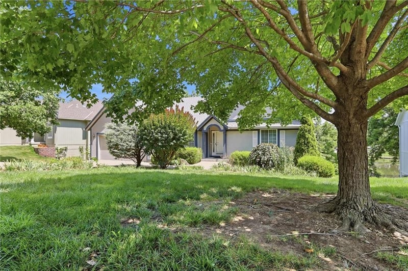 1636 N Hunter Dr, Olathe, KS 66061