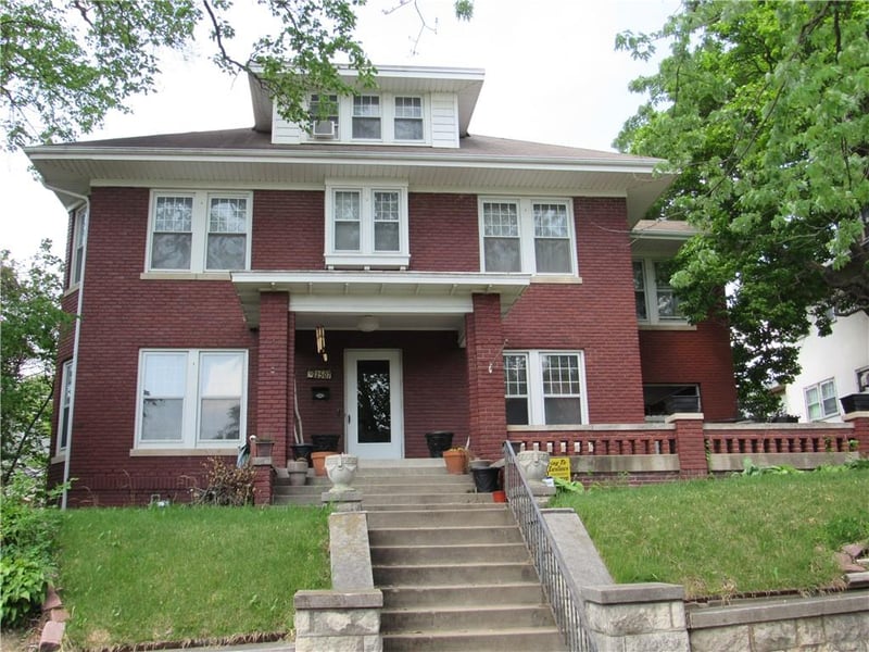2507 Francis St, St Joseph, MO 64501