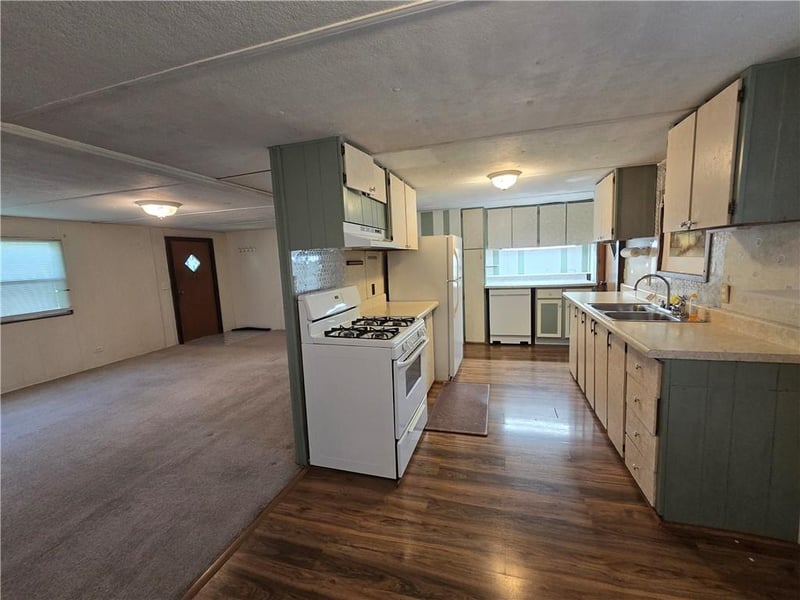 1301 E Charles St, Fort Scott, KS 66701