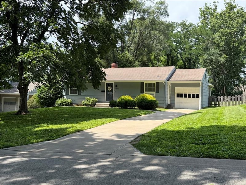 4400 77th St, Prairie Village, KS 66208