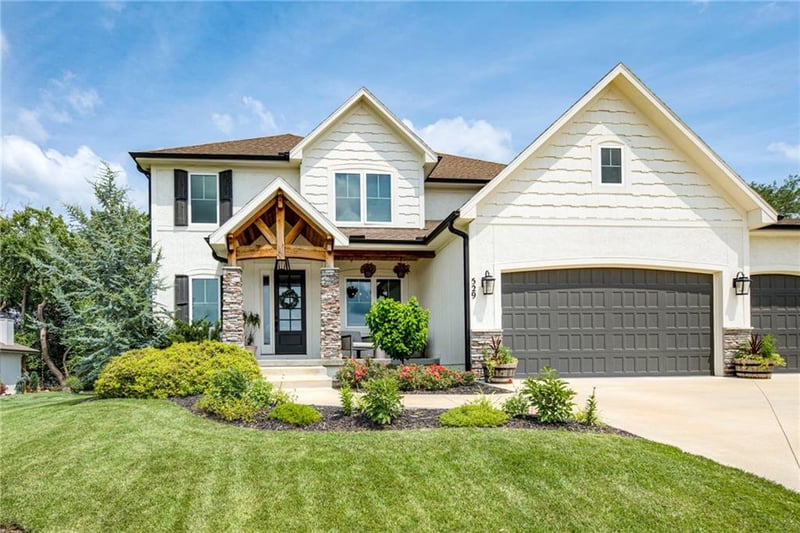 529 Legacy View Dr, Lee's Summit, MO 64086