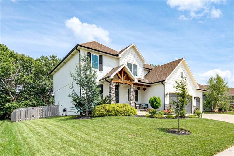 529 Legacy View Dr, Lee's Summit, MO 64086