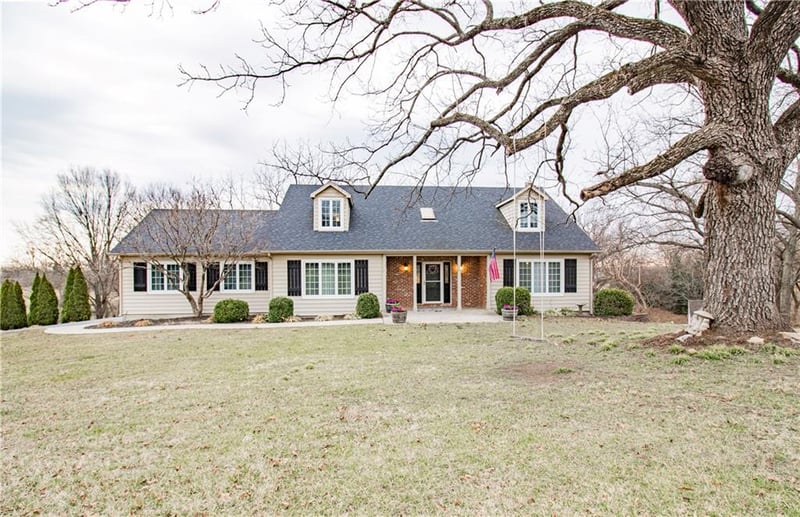 213 51 Rd, Warrensburg, MO 64093