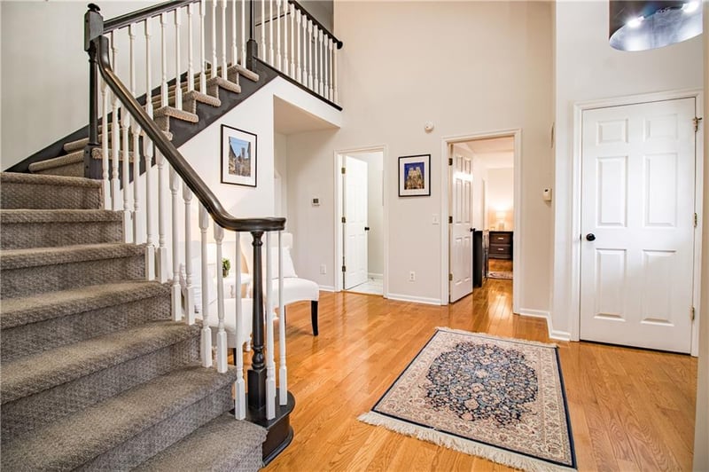 213 51 Rd, Warrensburg, MO 64093