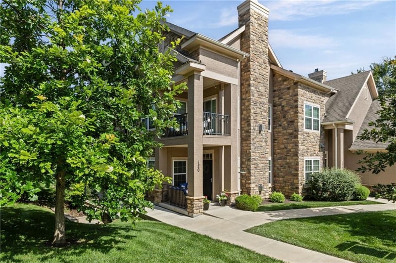 16009 Fontana St #120, Overland Park, KS 66085