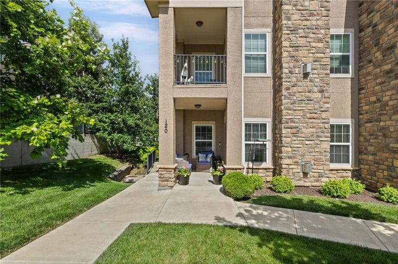 16009 Fontana St #120, Overland Park, KS 66085