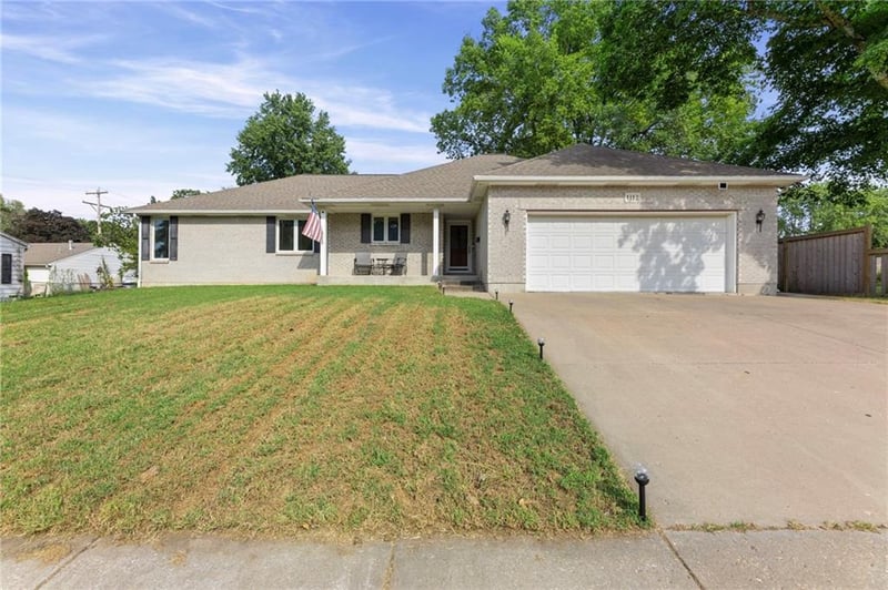 1112 Church St, Eudora, KS 66025