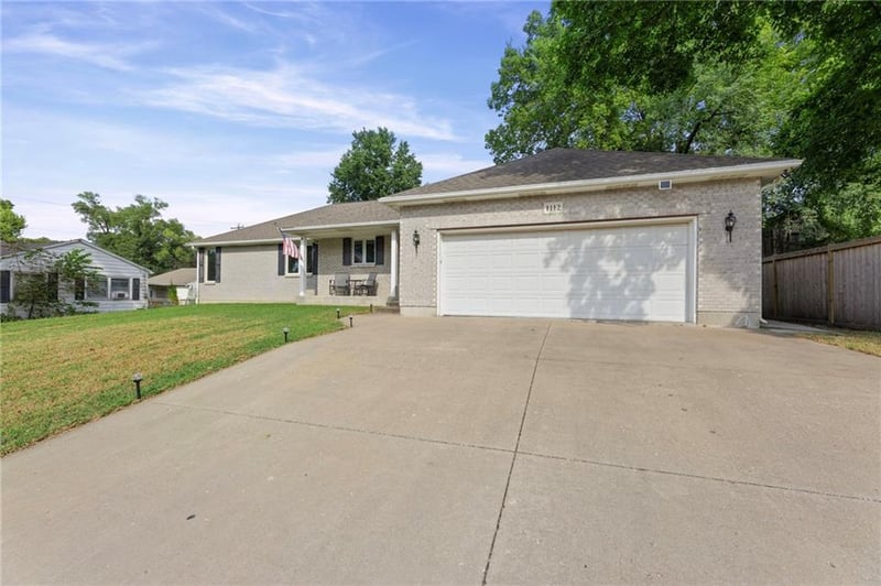 1112 Church St, Eudora, KS 66025